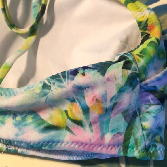 Victoria Secret Bikini Top geometric design - Picture 6 of 8